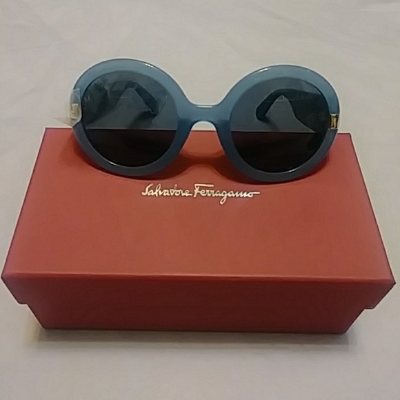 Salvatore Ferragamo 54mm Oversized Sunglasses - Picture 2 of 7